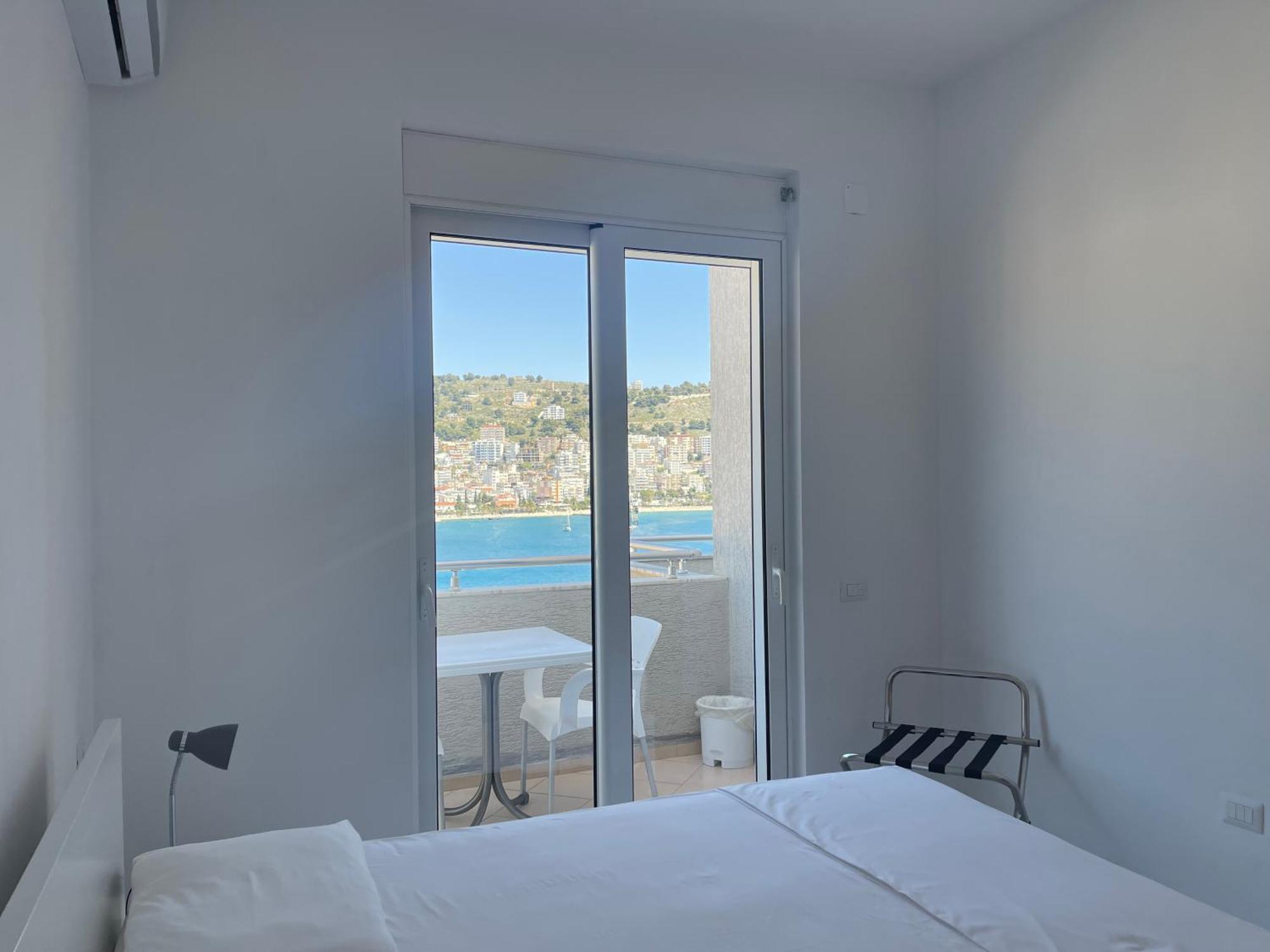 Kristina Bellavista Rooms Sarandë エクステリア 写真